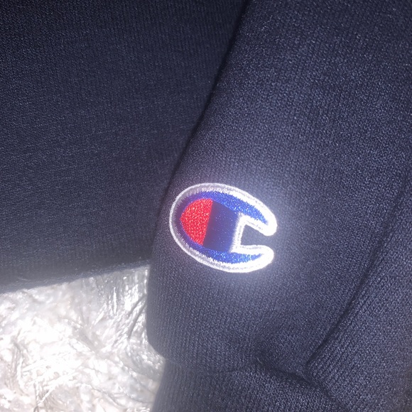 University of Michigan cropped champion sweatshirt - Picture 3 of 5